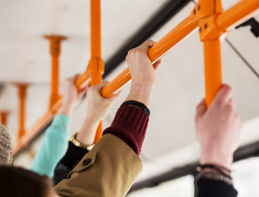 Öffentliche Verkehrsmittel bieten viel Platz für Erkältungserreger
